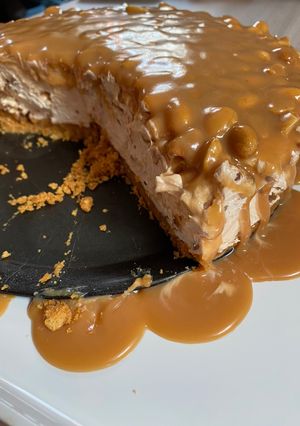 Gluténmentes Snickers sajttorta recept fotója