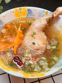 Hình của món Gà tiềm.