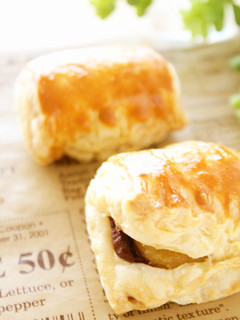 A picture of Caramel-Banana & Chocolate Pies.