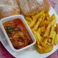 A picture of Fried chips, Yam Moi-moi and sauce.