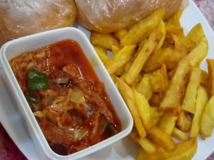 Simple Way Make Recipe Fried chips, Yam Moi-moi and sauce that is Delicious, Tasty}