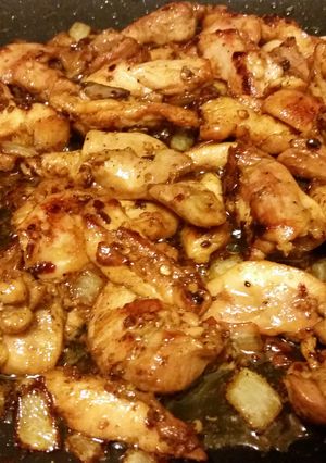 A picture of Savory chicken dish.