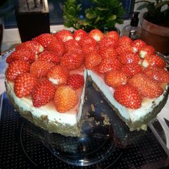 A picture of Strawberry Cheesecake.