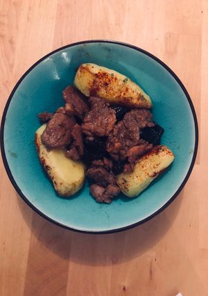 Une photo de Filet mignon de porc caramélisé aux pruneaux