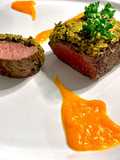 Filetto di manzo in crosta di erbette e senape