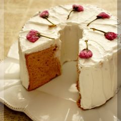 A picture of Sakura Chiffon Cake.