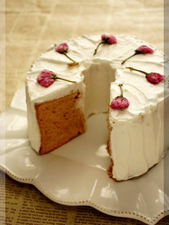 A picture of Sakura Chiffon Cake.