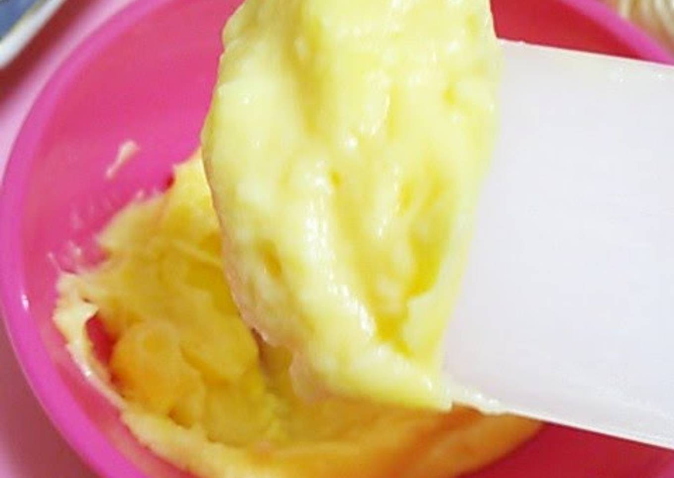 Easily Made in 5 Minutes! Microwaved Custard Cream