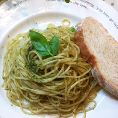 A picture of Simple Spaghetti Genovese.