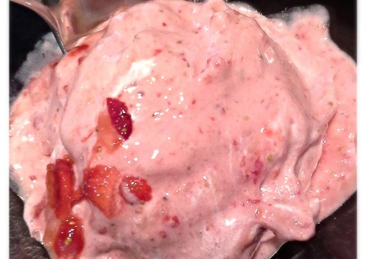 Recipe of Banana Strawberry Ice in 31 Minutes for Family