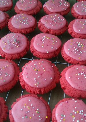 A picture of Vickys Jelly-Powder Cookies, GF DF EF SF NF.
