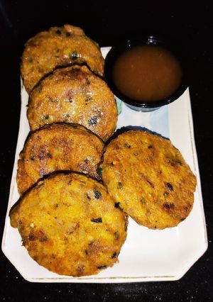 A picture of Chat Pata Potato Kabab 😋.