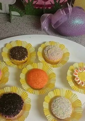 A picture of Spring Flower Inspired Cupcakes.