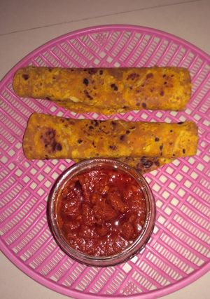 મુળા ના થેપલા (Muli Thepla Recipe In Gujarati) રેસીપી મુખ્ય ફોટો