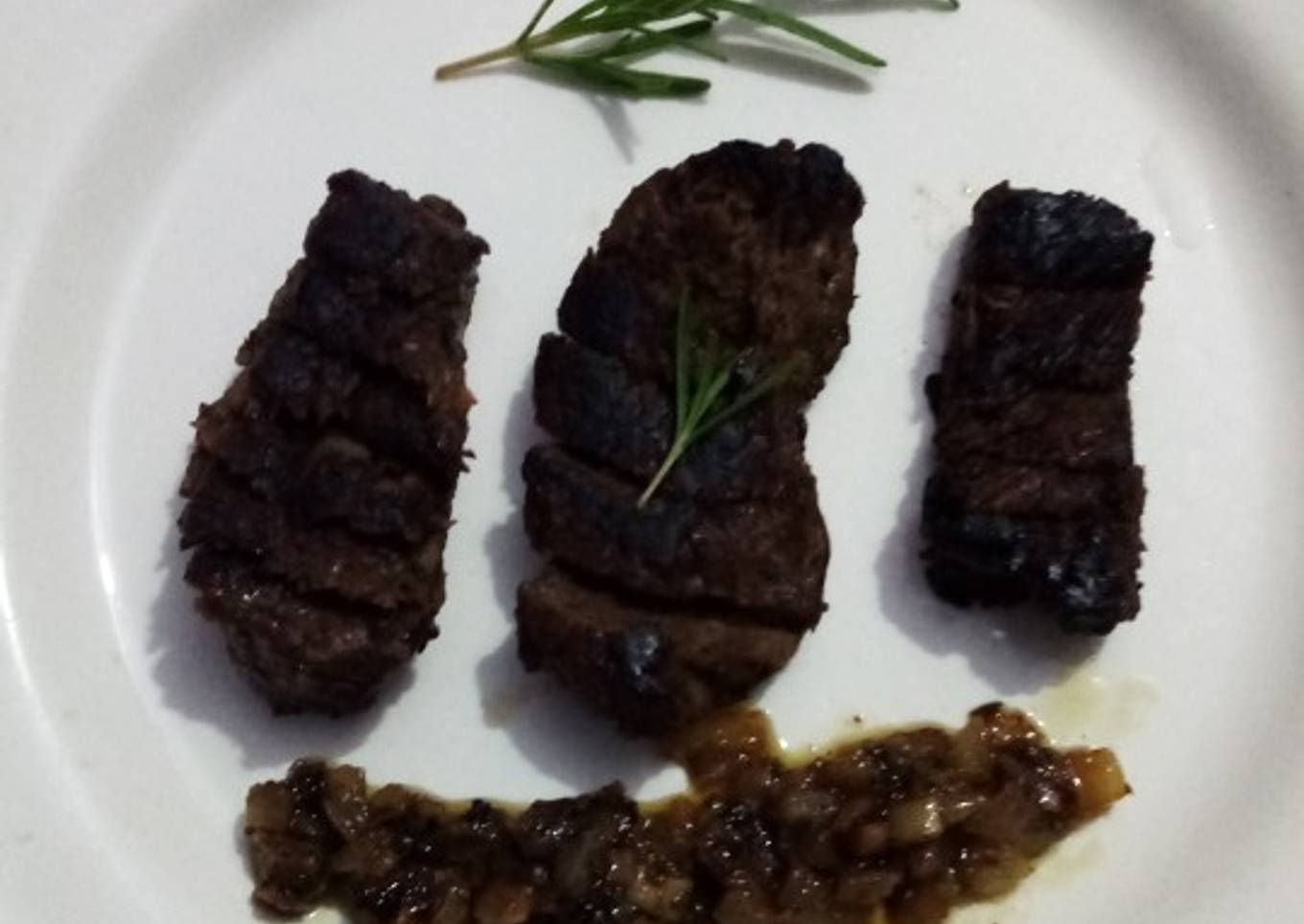 Filete al perejil con papas rústicas