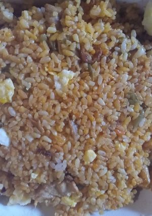 Una foto de Arroz chino con pollo