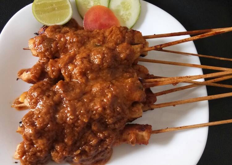 Sate Ayam bumbu kacang