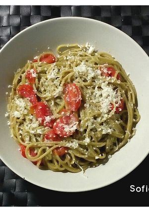Φωτογραφία της συνταγής Spaghetti 🍝 από σπανάκι 🌱 με ντοματίνια 🍅, των 15 λεπτών! 💚💛💚