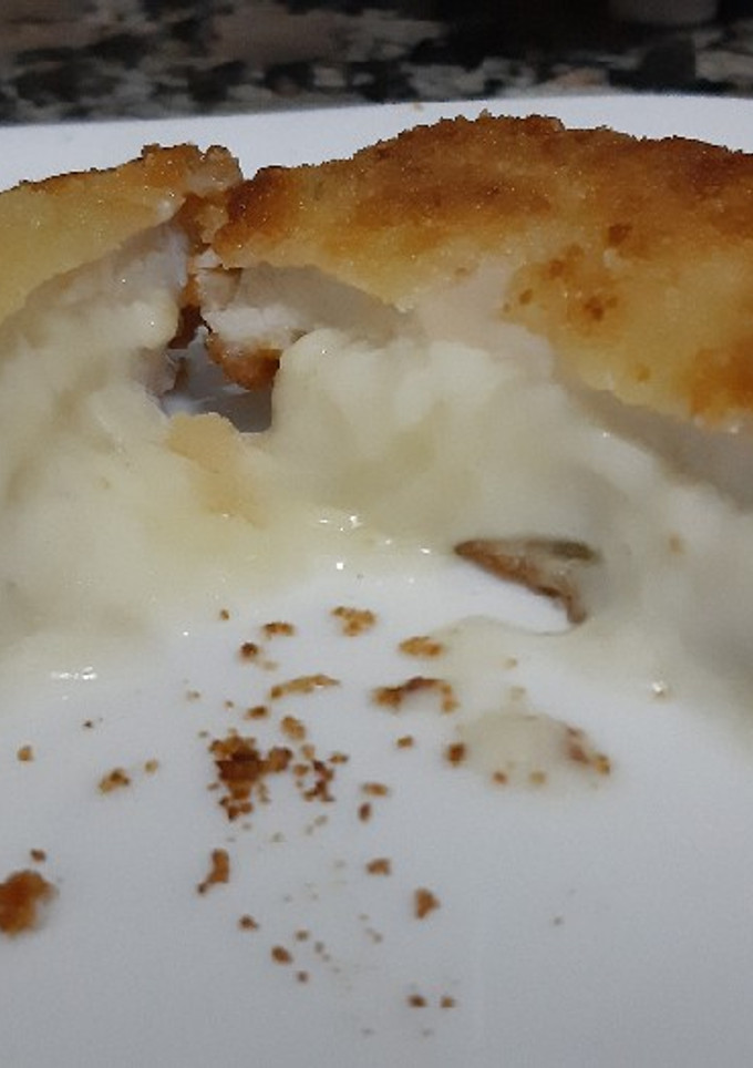 Una foto de Pechuga rellena de queso
