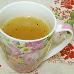 A picture of Microwaved Onion Gratin-style Soup.