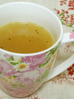 A picture of Microwaved Onion Gratin-style Soup.