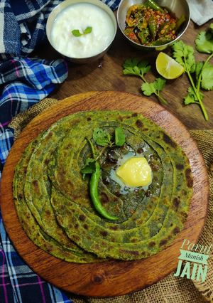 A picture of Hariyali Lachha Paratha.