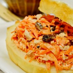 A picture of Tuna and Carrot Sandwich.