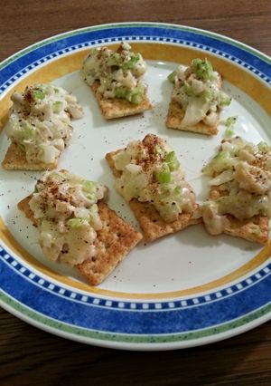 A picture of Broiled Red Snapper Canapés.
