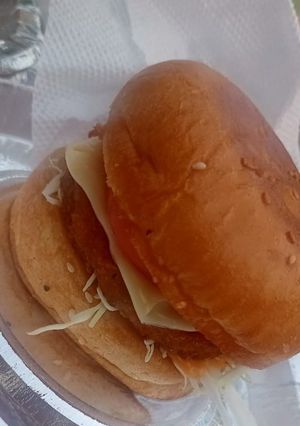बर्गर(Burger recipe in hindi) रेसिपी मुख्य फोटो