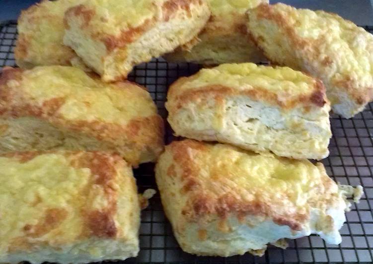 Simple Way to Prepare Ultimate Chopper’s Cheese Scones!