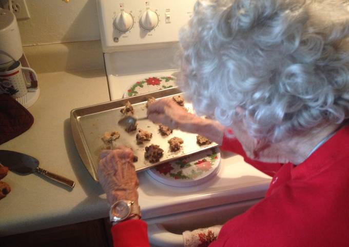 Nanny's Oatmeal Raisin Cookies