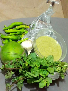 A picture of Green Mango chutney (kairi).