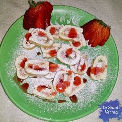 A picture of Strawberry Swiss Roll.