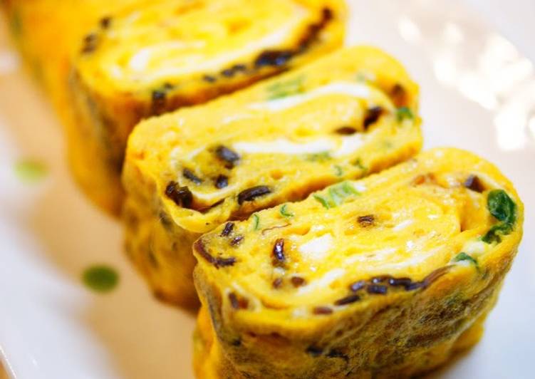 Recipe of Ultimate Tamagoyaki with Salted Kelp and Scallions