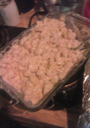 A picture of 3 cheese creamy Mac n cheese.
