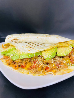 Una foto de Wrap de atún y aguacate
