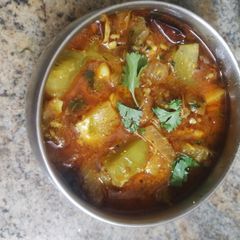 A picture of Raw tomato sweet curry.