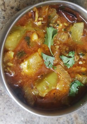 A picture of Raw tomato sweet curry.