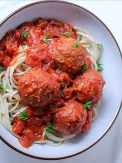 Una foto de Pasta con albóndigas veganas