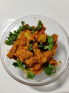 સરગવાનું ચણાના લોટવાળું શાક (Saragva Besan Shak Recipe In Gujarati) રેસીપી મુખ્ય ફોટો