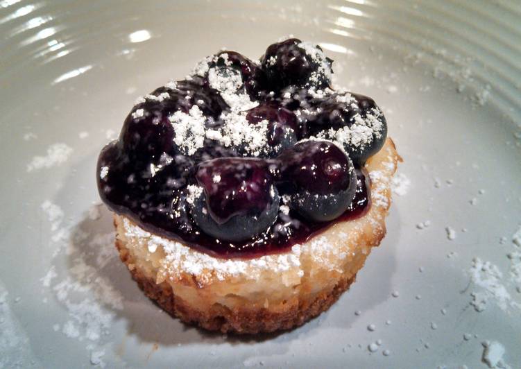 Mini Lemon and Blueberry Cheesecake Cupcakes