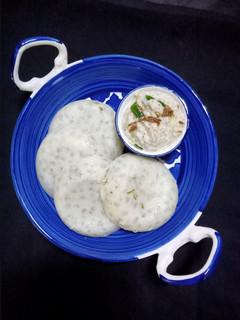फलाहारी इडली (Falahari Idli recipe in Hindi) रेसिपी मुख्य फोटो