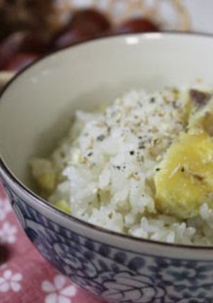A picture of Chestnut Rice Made with Mochi Rice (Okowa) Made in a Rice Cooker.