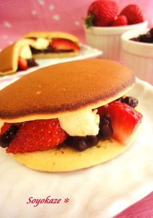 A picture of Strawberry & Azuki Dorayaki with a Buttery Aroma.