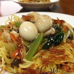 A picture of Crispy Yakisoba Noodles with Thick Ankake Sauce.