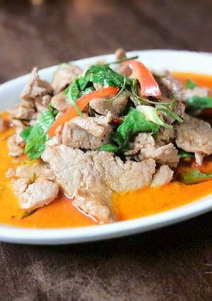 A picture of Panaeng.