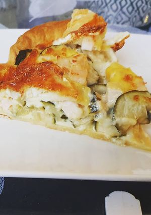 Une photo de Tarte aux courgette, poulet et chèvre