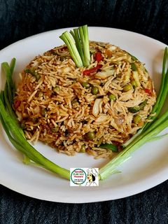 शेजवान फ्राइड राइस (schezwan fried rice recipe in Hindi) रेसिपी मुख्य फोटो