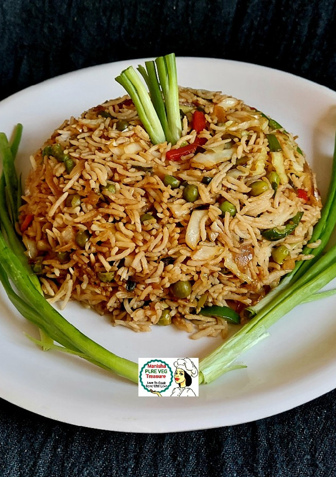 शेजवान फ्राइड राइस (schezwan fried rice recipe in Hindi) रेसिपी मुख्य फोटो