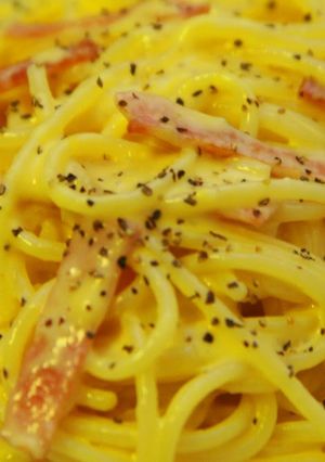 A picture of Easy Pasta Carbonara for Lunch.